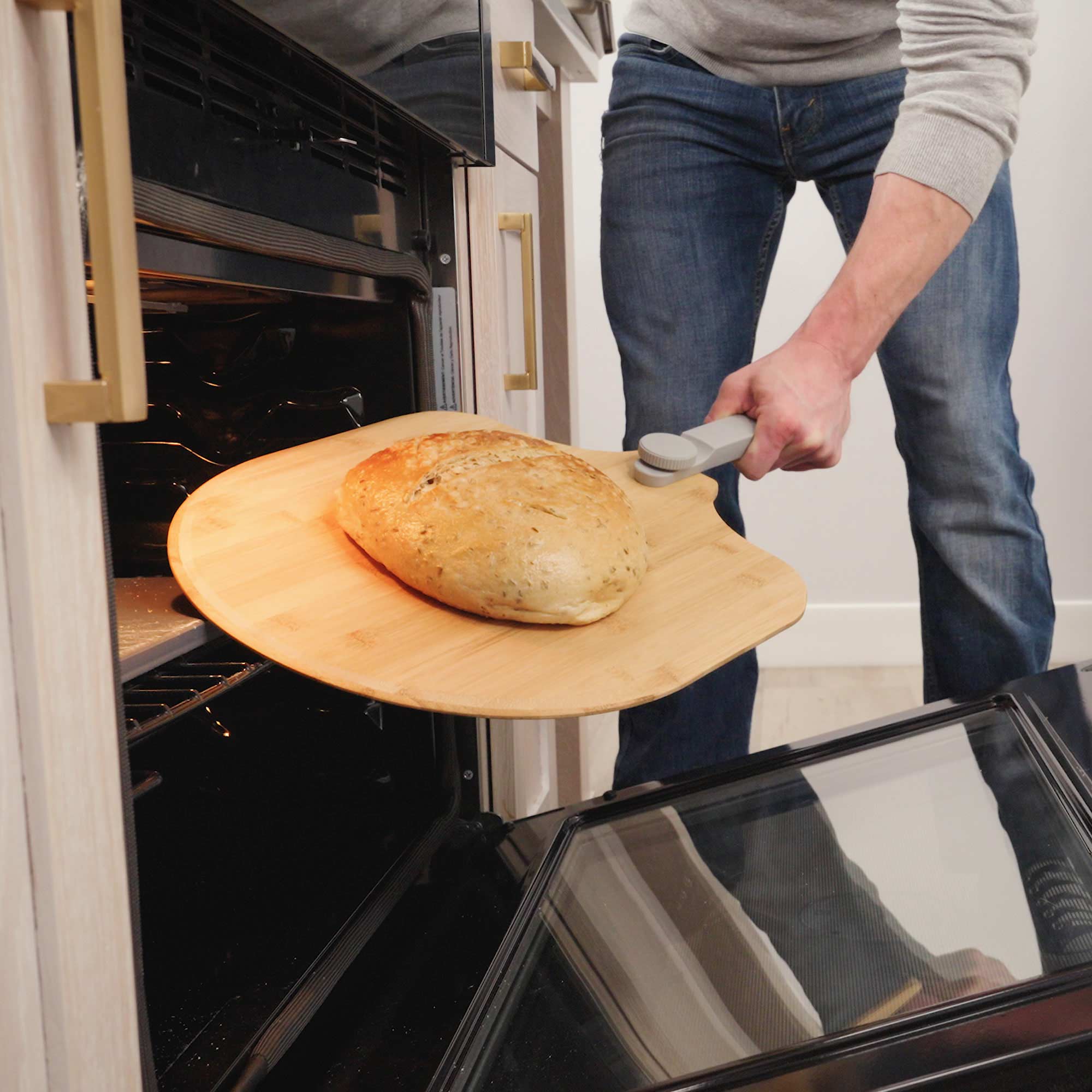 Bamboo Pizza Peel with Folding Handle, 14x16-Inch - Image 3