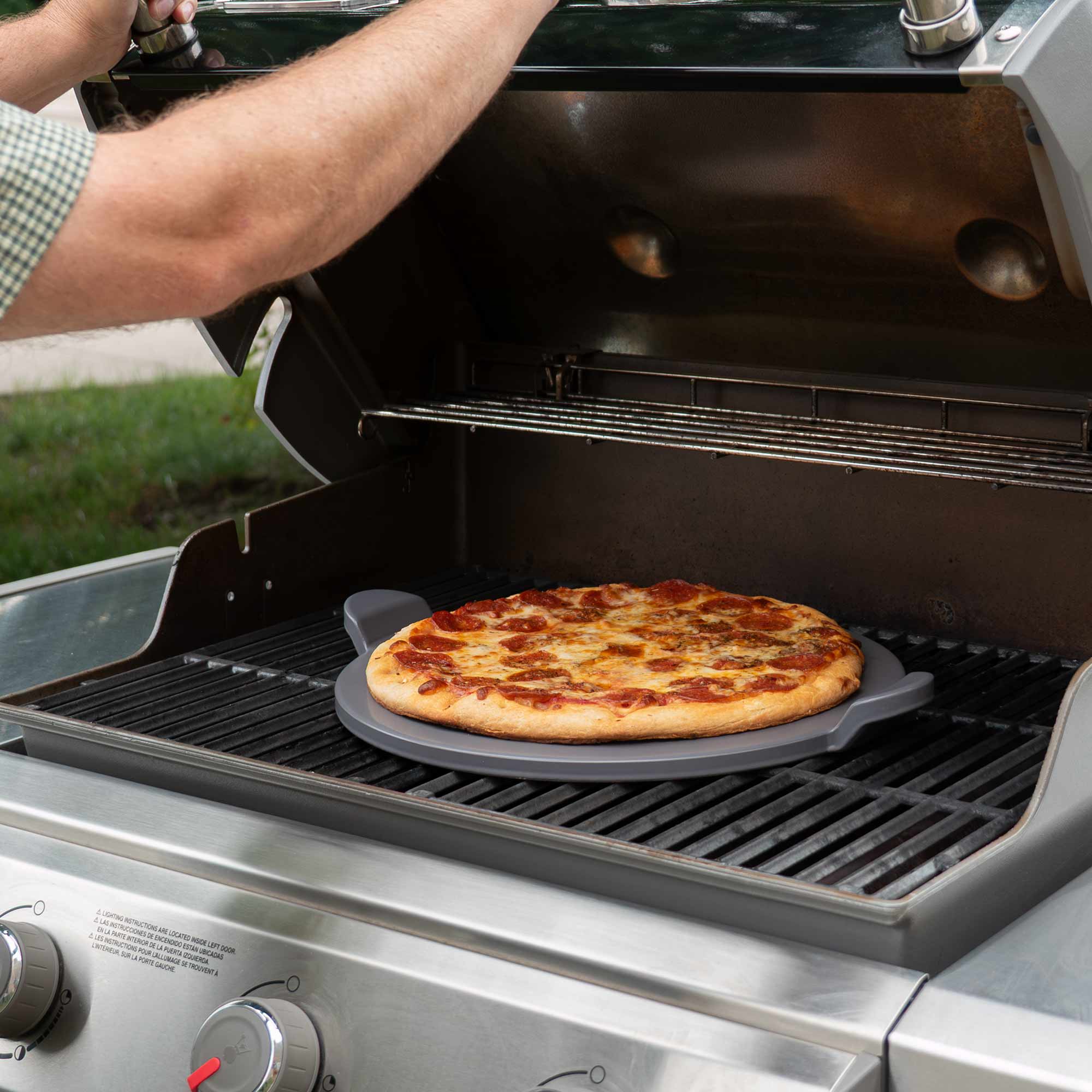 Glazed Round Pizza Stone with Handles, 13-Inch, Grey - Image 5