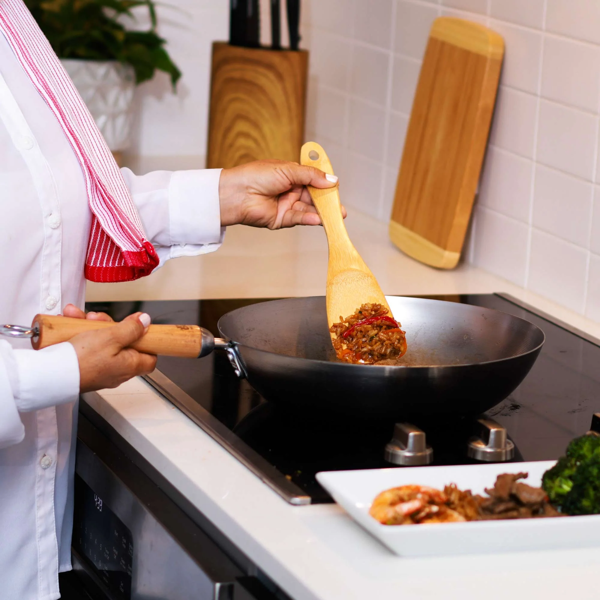 Classic Series 12-Inch Carbon Steel Stir Fry Pan with Birch Handle - Image 6