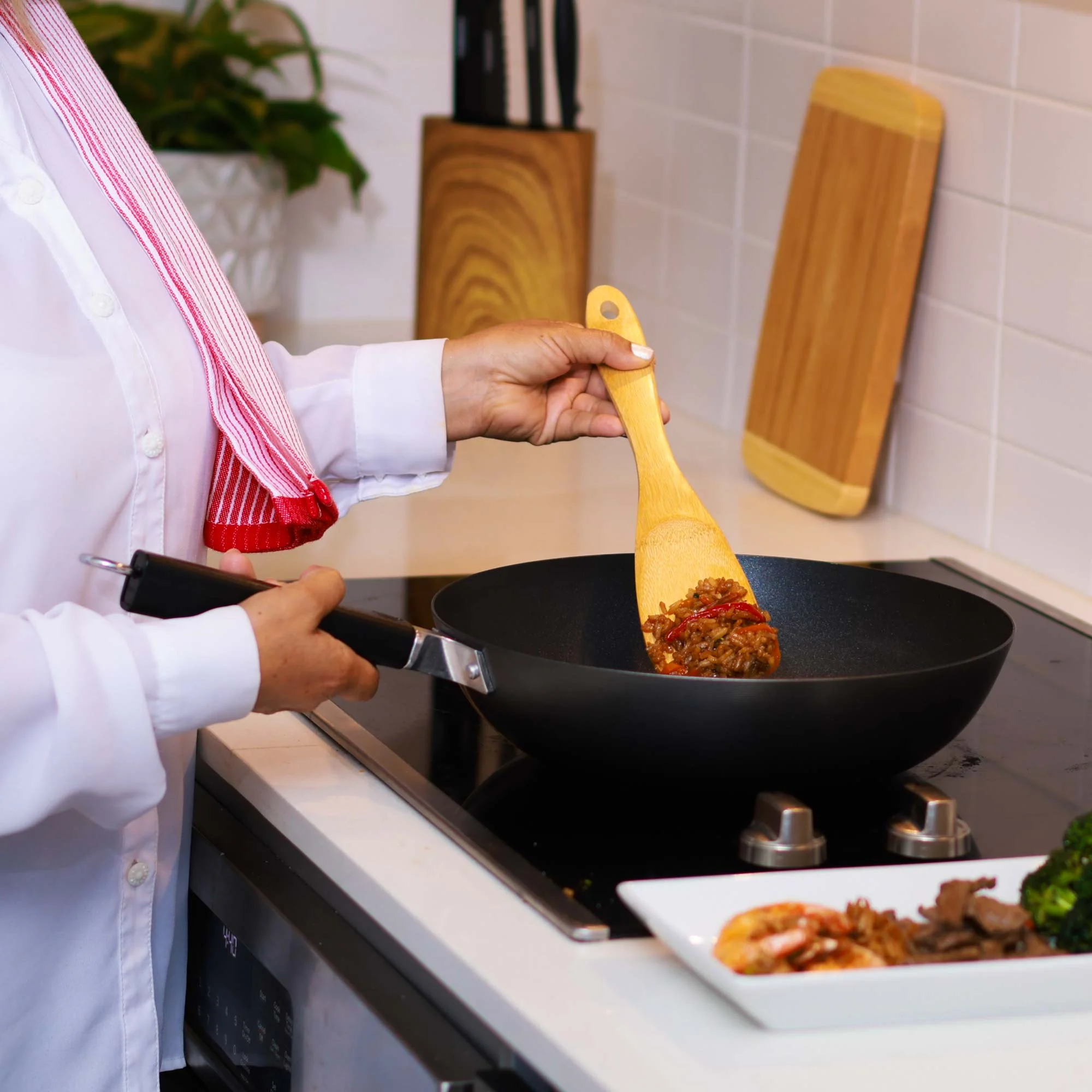 Professional Series 12-Inch Carbon Steel Ceramic Nonstick Stir Fry Pan with Phenolic Handle - Image 6