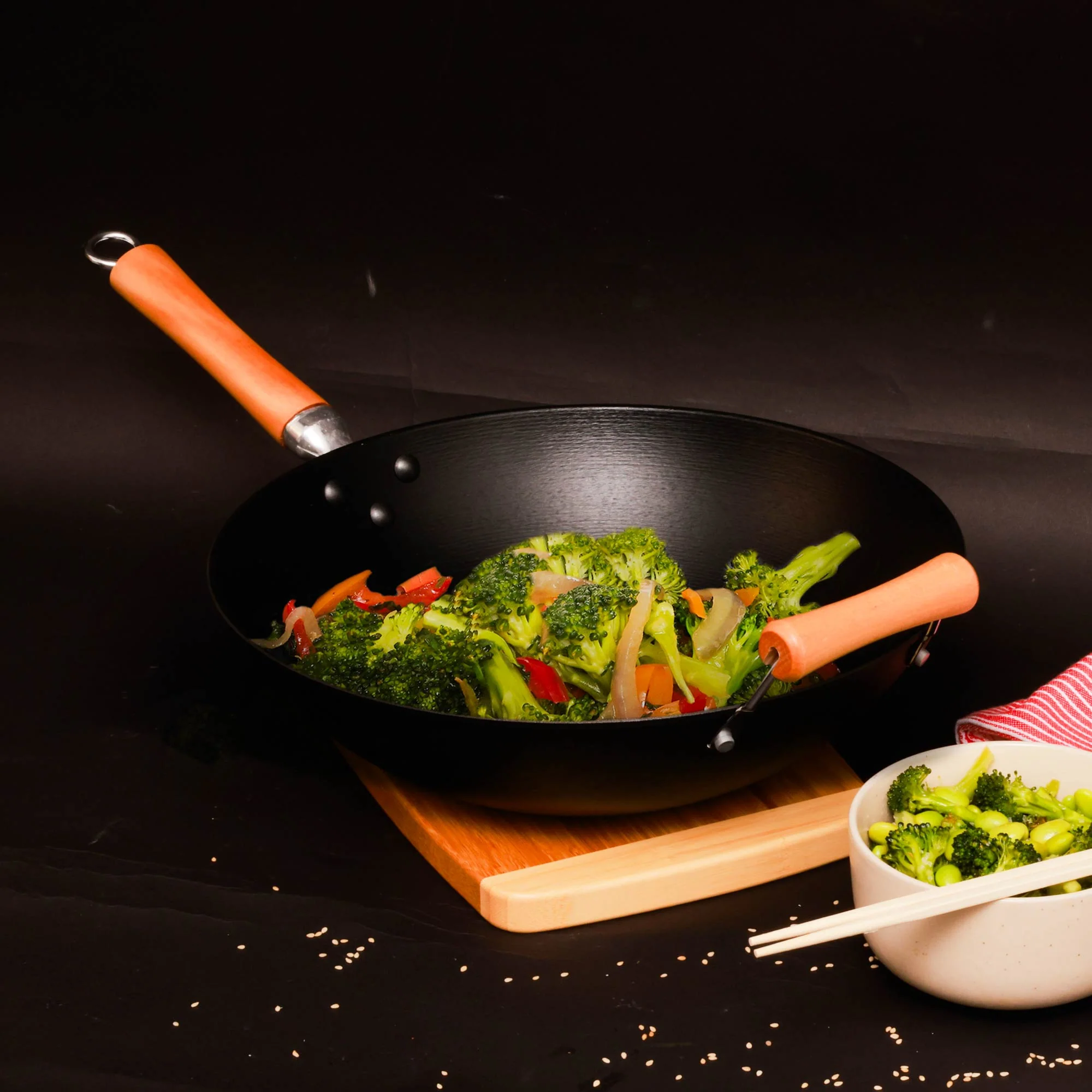 Professional Series 14-Inch Preseasoned Cast Iron Flat Bottom Wok with Maple Handle - Image 5