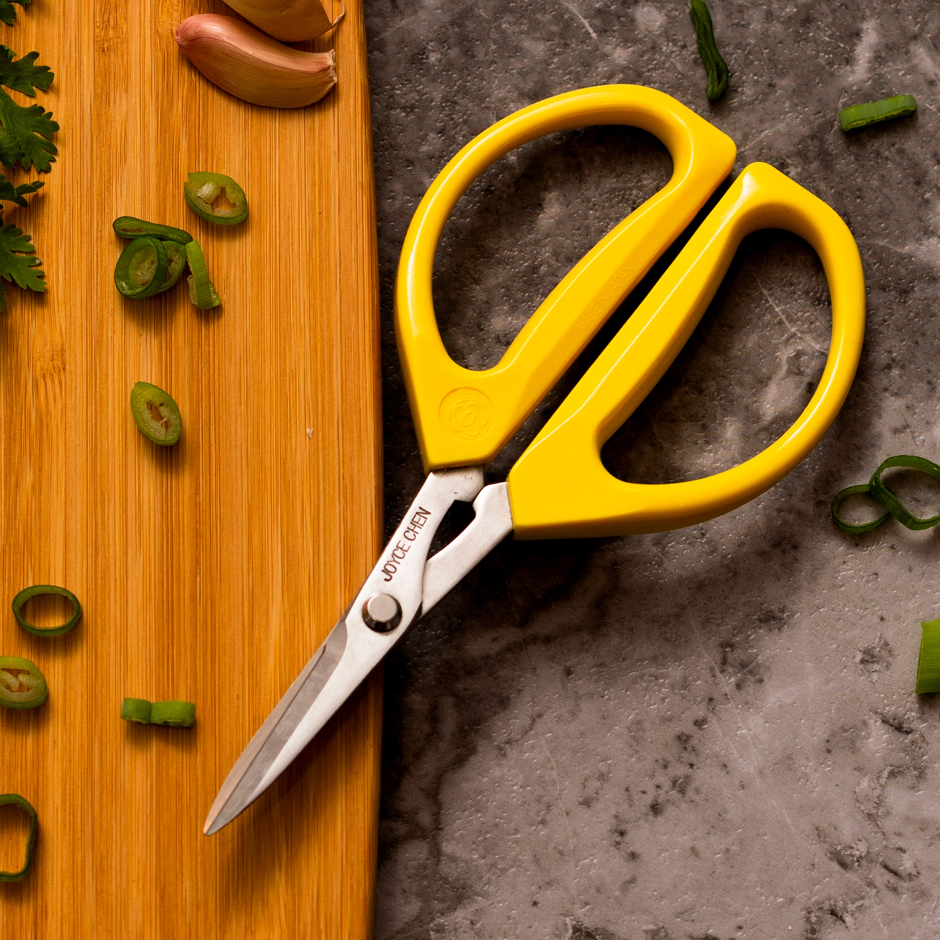 Original Unlimited Kitchen Scissors with Yellow Handles - Image 3