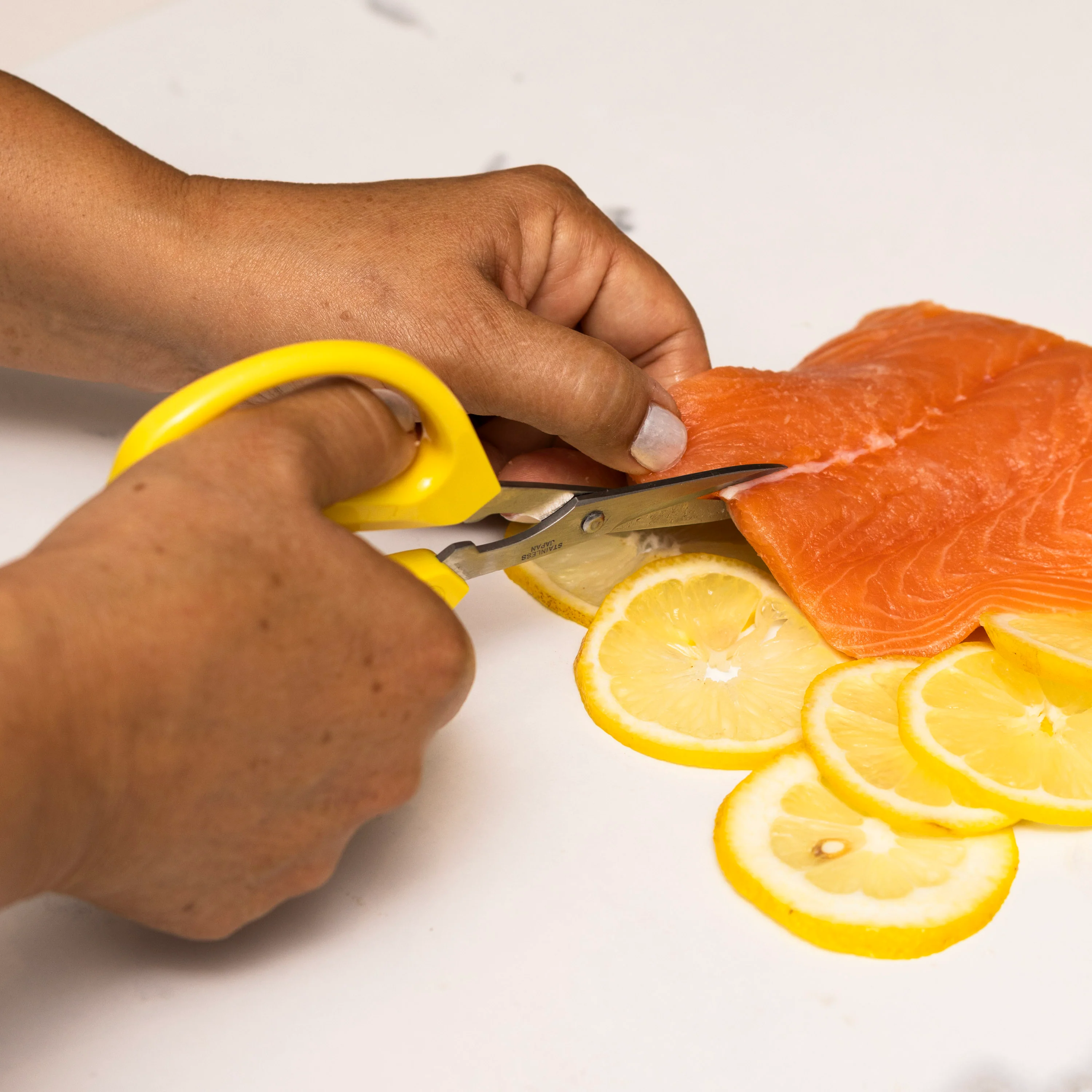 Original Unlimited Kitchen Scissors with Yellow Handles - Image 5