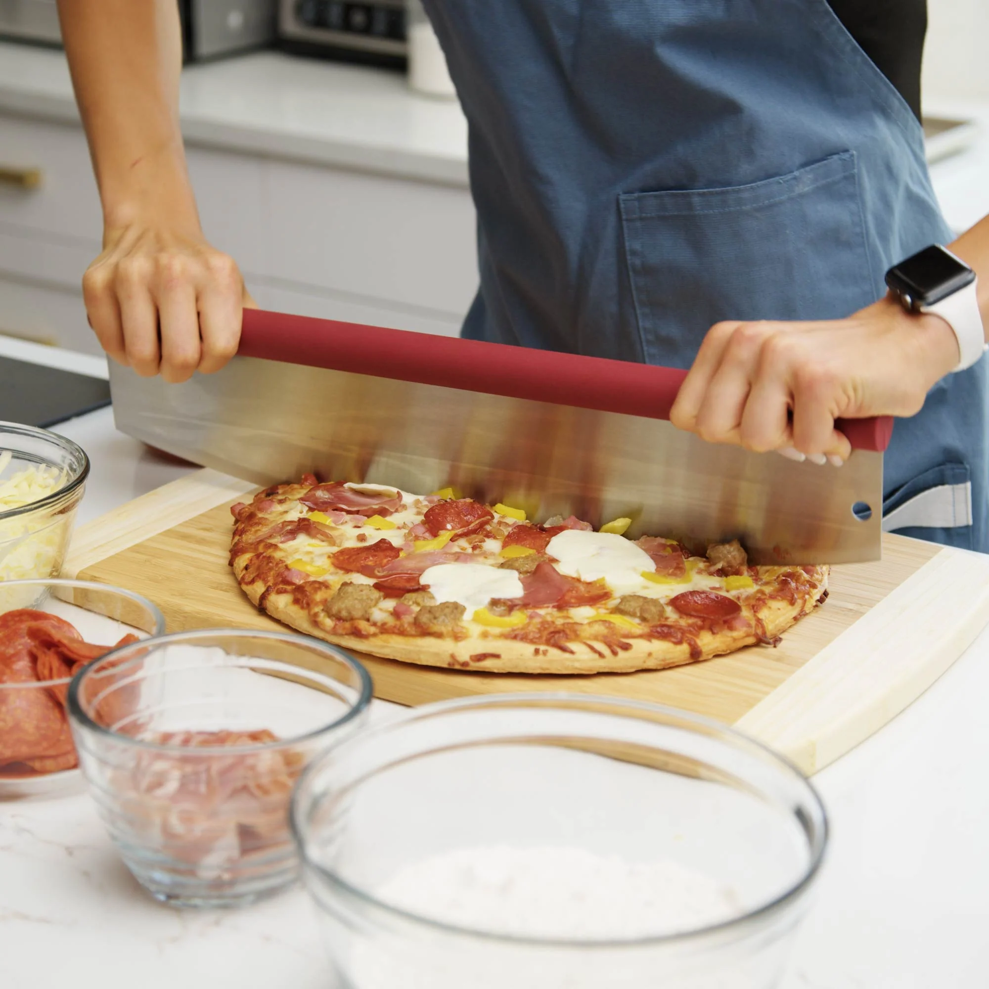 Pizza Rocker with Comfort Grip Handle, 18-Inch - Image 4